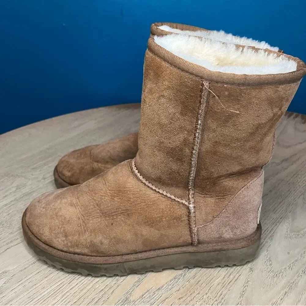 UGG Women’s Classic Short II Shearling Lined Chestnut Tan Winter Boots Size 8